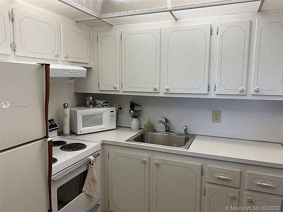 4th image of 2008 Cambridge Cir #A-2008