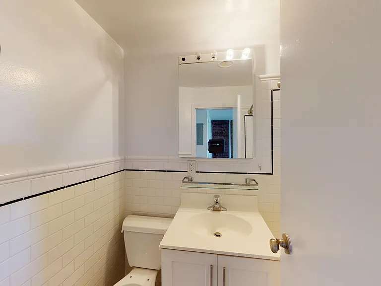 475 W Broadway #8 — Photo 13