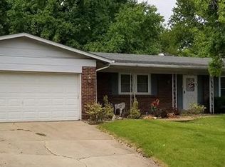 2713 La Sierra Dr, Saint Charles, MO 63301