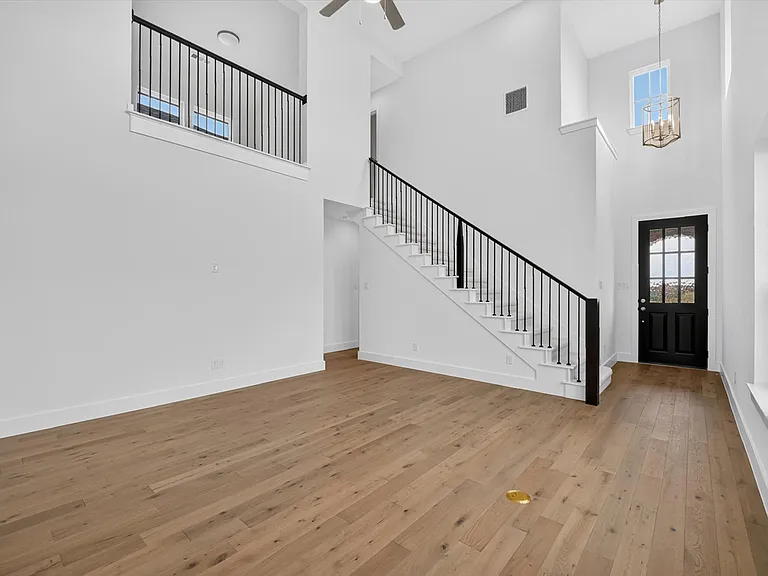7010 Helena Hl — Photo 5