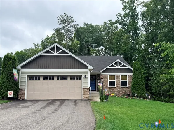 10313 Sun Ridge Ln, North Chesterfield, VA 23236