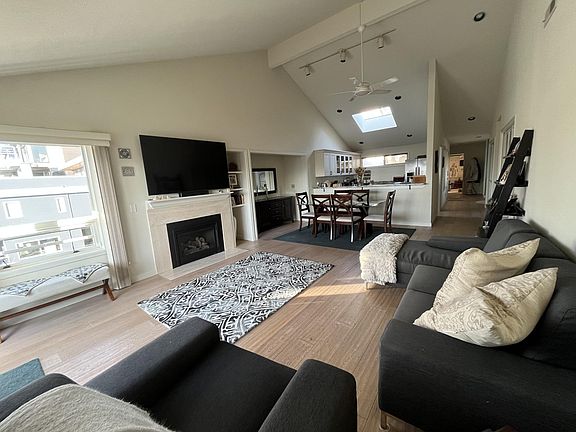 4th image of 6228 Lakeview Dr #E