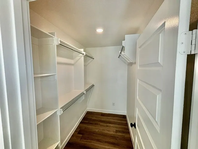 2612 Tiffin Ave — Photo 9