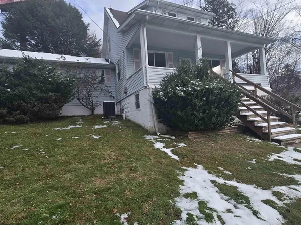 1 Sugarmaple Ln, Fairmont, WV 26554