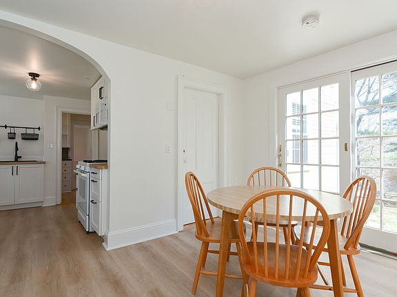 5th image of 146 Mansion Dr