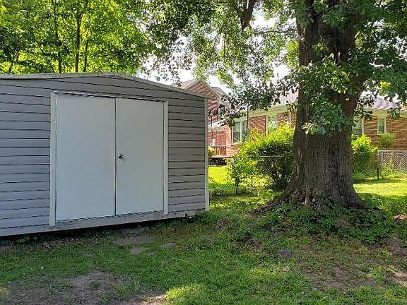 3rd image of 4 Brookhaven Dr