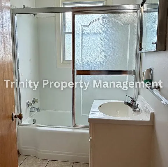 188 Magnolia Ave #B — Photo 6
