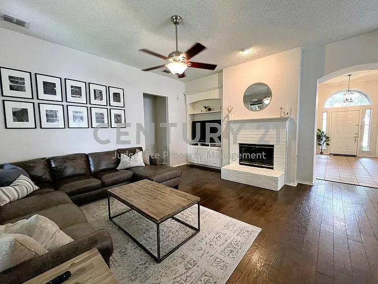 11413 Huntington Rd — Photo 10