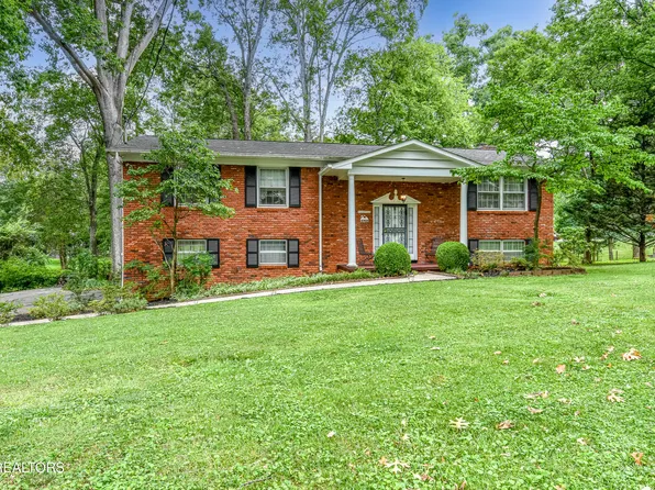 8705 Longmeade Dr, Knoxville, TN 37923