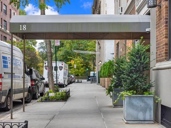 18 West 70th Street image 17 of 22