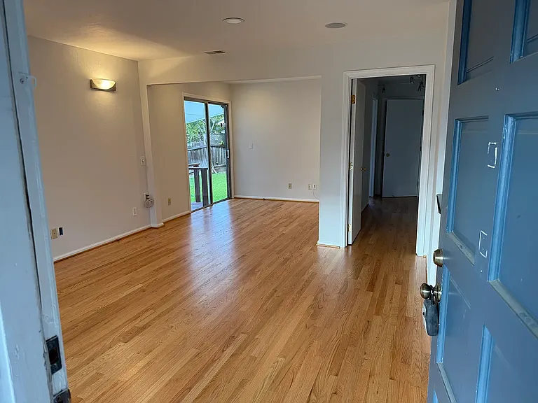 2351 Carmel Dr — Photo 15
