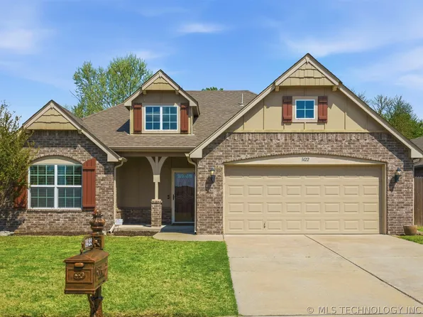 1422 W Boston Pl, Broken Arrow, OK 74012