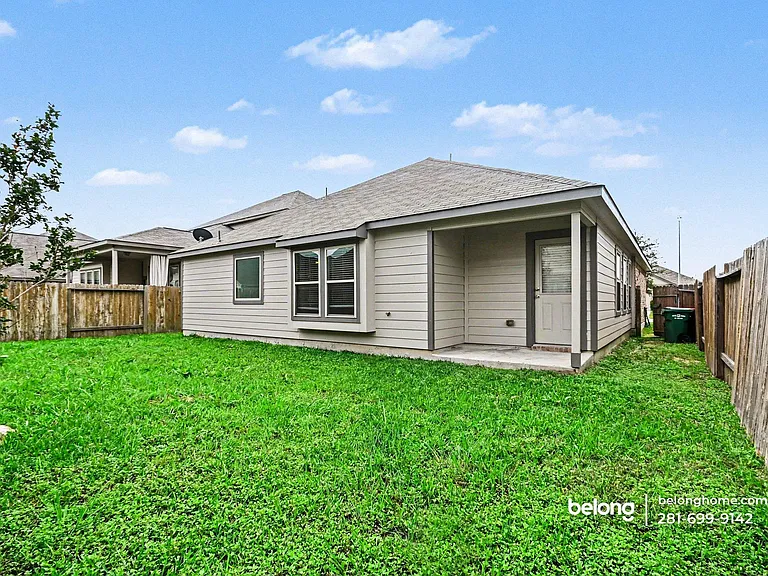 6911 Rosemont Ct — Photo 8