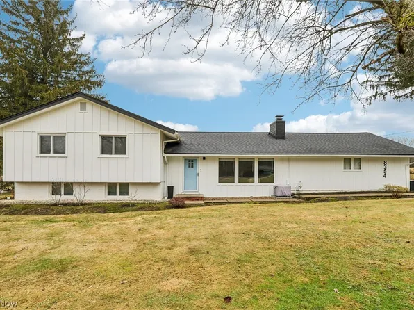 8354 Cloveridge Rd, Chagrin Falls, OH 44022