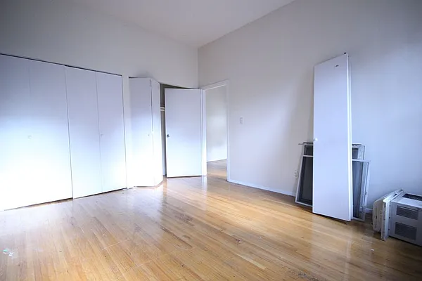 Rented by Dynamik Realty | media 31