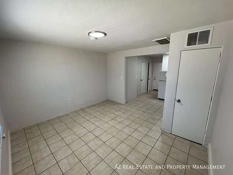 1405 W Clarendon Ave #2 — Photo 8