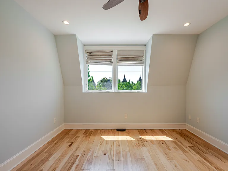 1234 E St NE — Photo 67