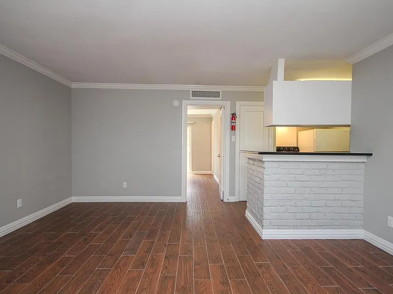 2011 Marshall St #18 — Photo 11