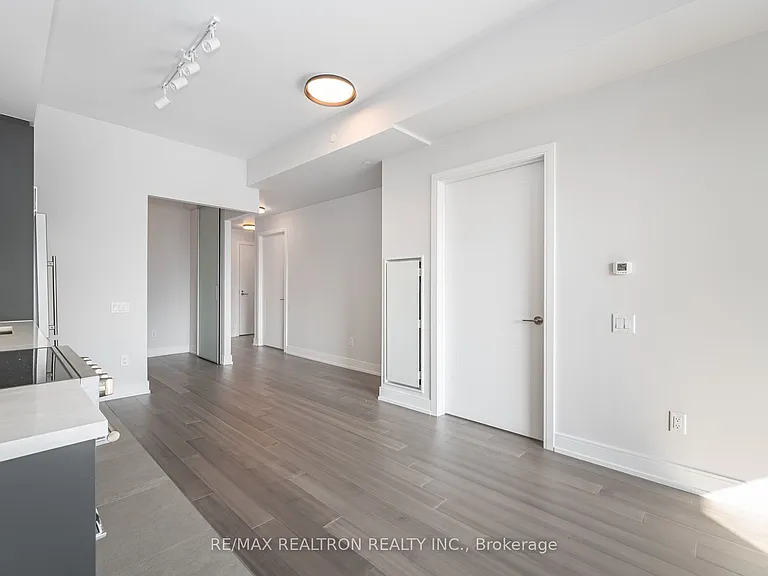 664 Spadina Ave #509 — Photo 7