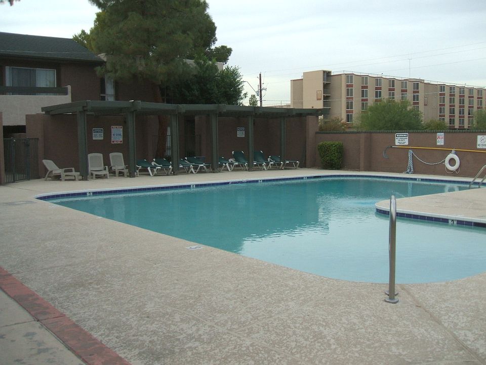 2nd image of 1609 W GLENDALE Avenue #103