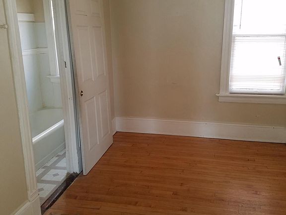 2nd image of 3030 N Fratney St APT 4