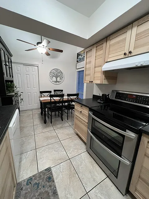 Building Photo - 629 N Mesa Dr #12