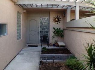 703 NE 206th Ter, Miami, FL 33179