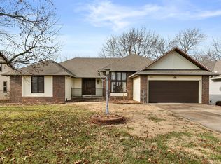 3879 N Broadway Ave, Springfield, MO 65803