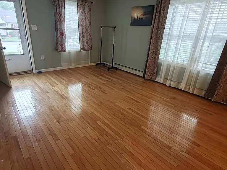 925 Vestal Rd — Photo 3