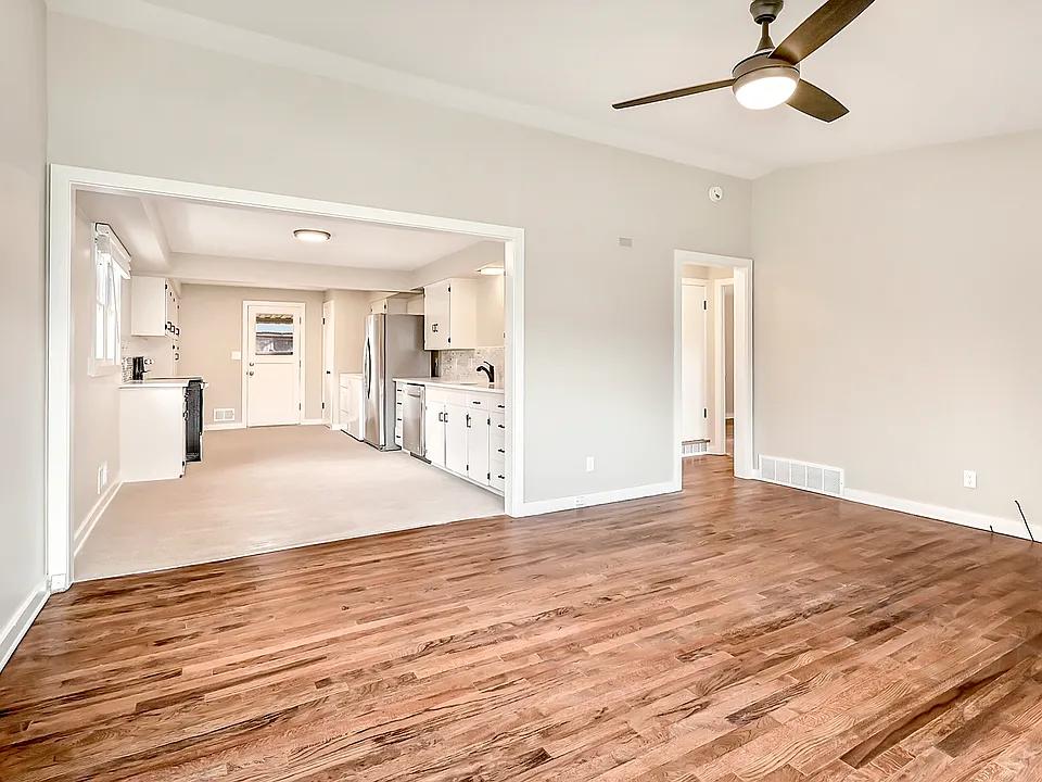 2517 W Woodlawn Ave #2517