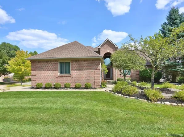 3462 Cascade Cir, Rochester Hills, MI 48307