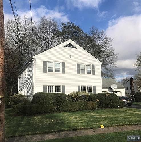 2nd image of 4-11 4th St