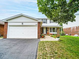200 Timberbank Blvd, Toronto, ON M1W 2A3