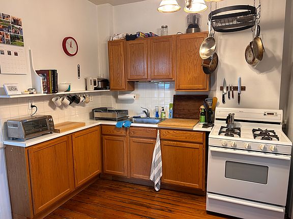 2nd image of 35 Houghton St #3