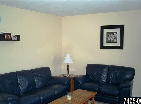 4th image of 9 Oxford Ct