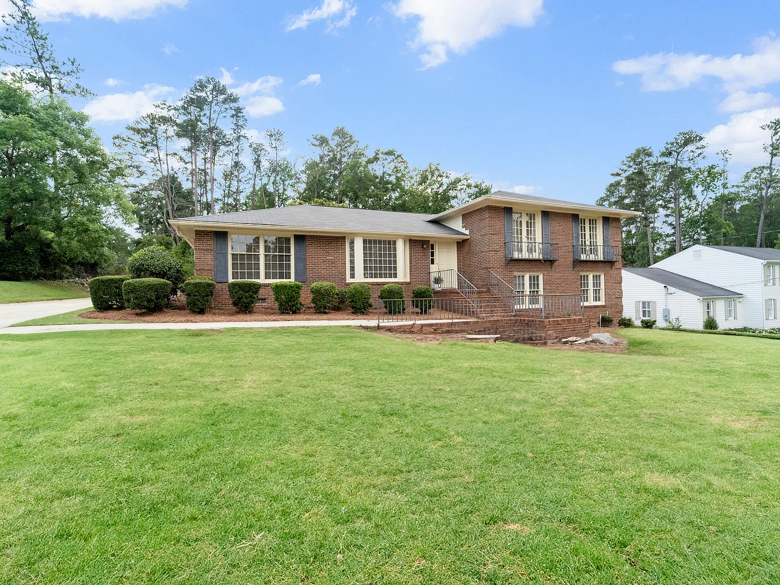 4 bed, 2846 sqft, $5,000 — Photo 1