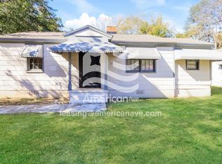 211 Meadowdale Dr, Warner Robins, GA 31088