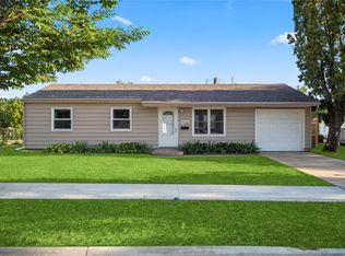 1741 Seminole Ave NW, Cedar Rapids, IA 52405