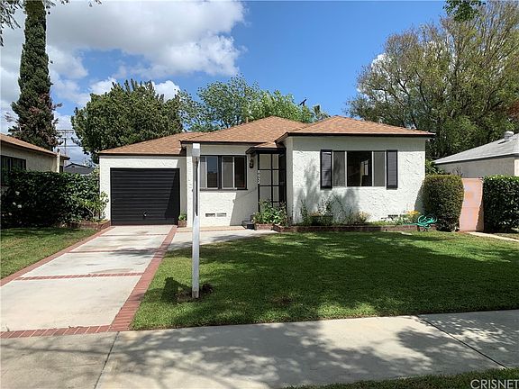 3rd image of 8052 Lemona Ave