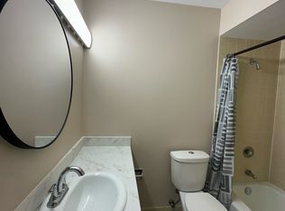 9739 S 89th Ave APT 2S, Palos Hills, IL 60465