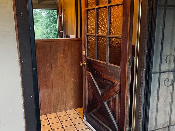 5th image of 225 W Dunne Ave