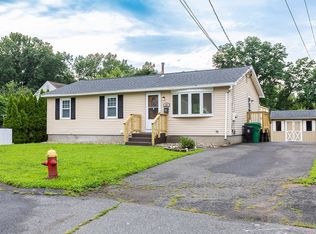 36 Montvue St, Chicopee, MA 01013