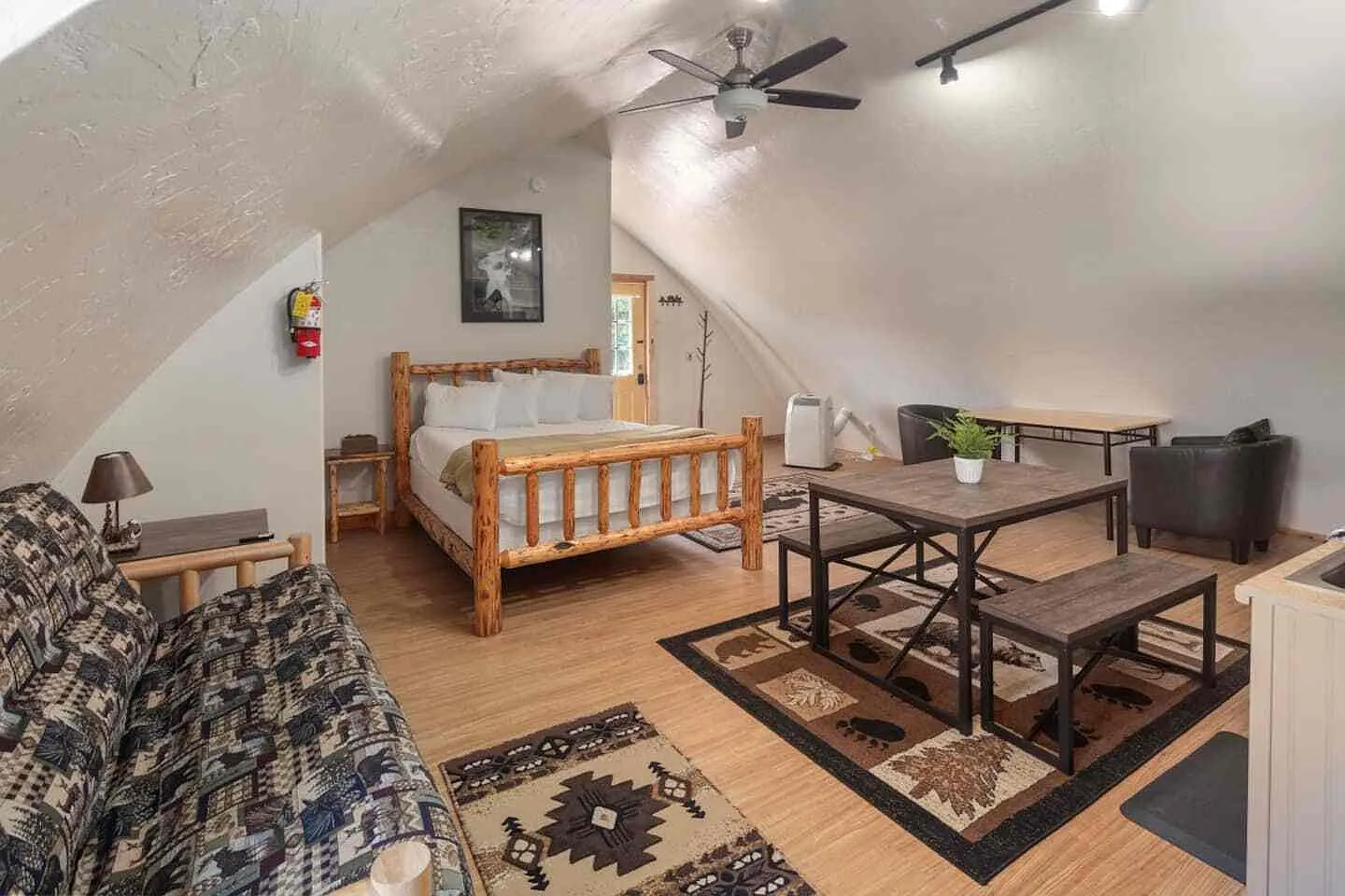 1 bed, 300 sqft, $1,250 — Photo 3