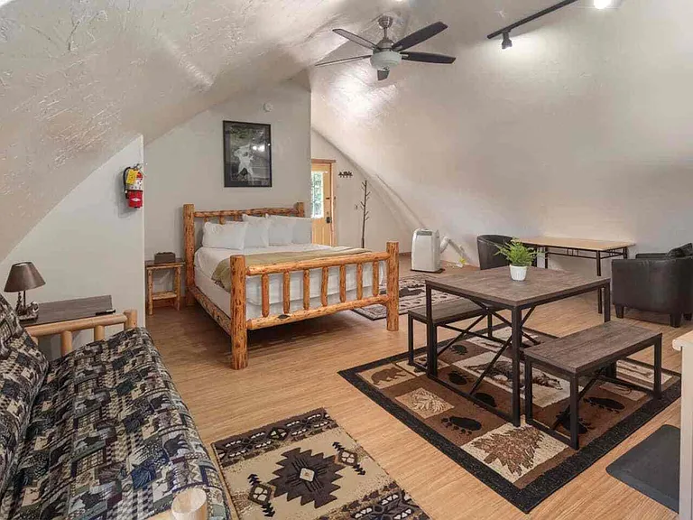 MountainView living area