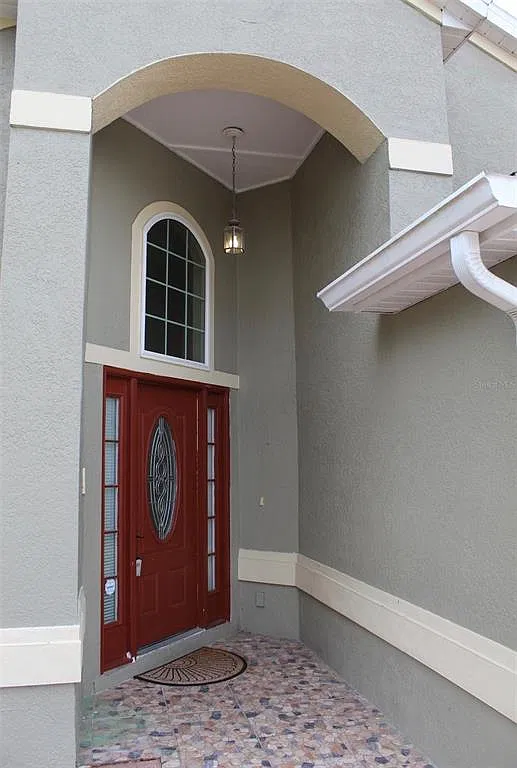 4 bed, 2.0 bath, 2327 sqft, $2,399 — Photo 2