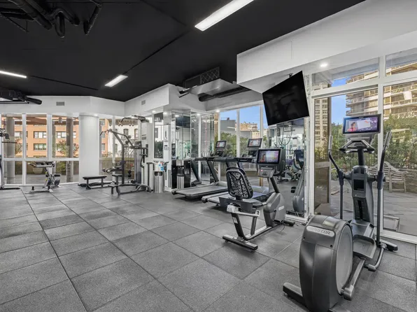 200 East 61st Street image 20 of 27