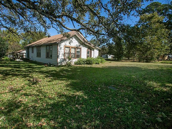 3rd image of 108 County Road 1147 N