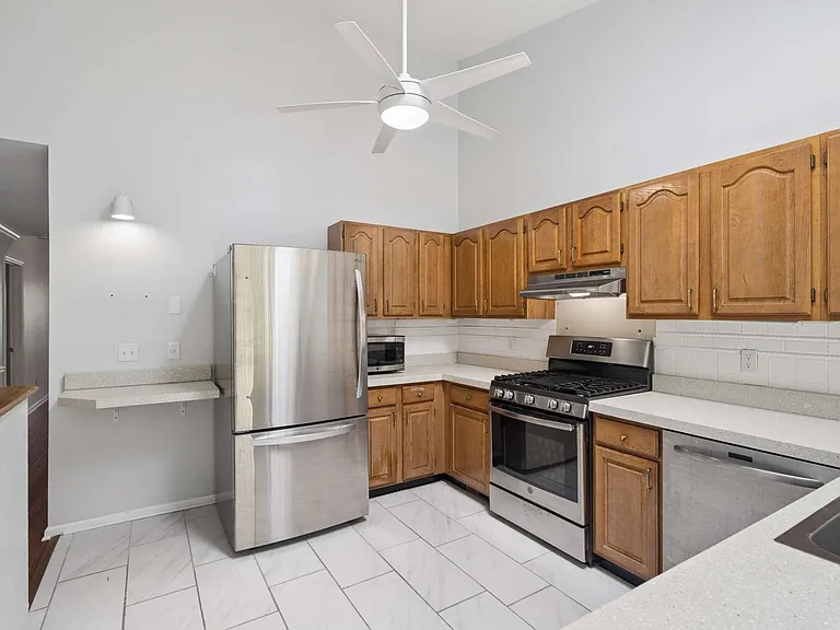 135 Pepper Ridge Cir — Photo 17