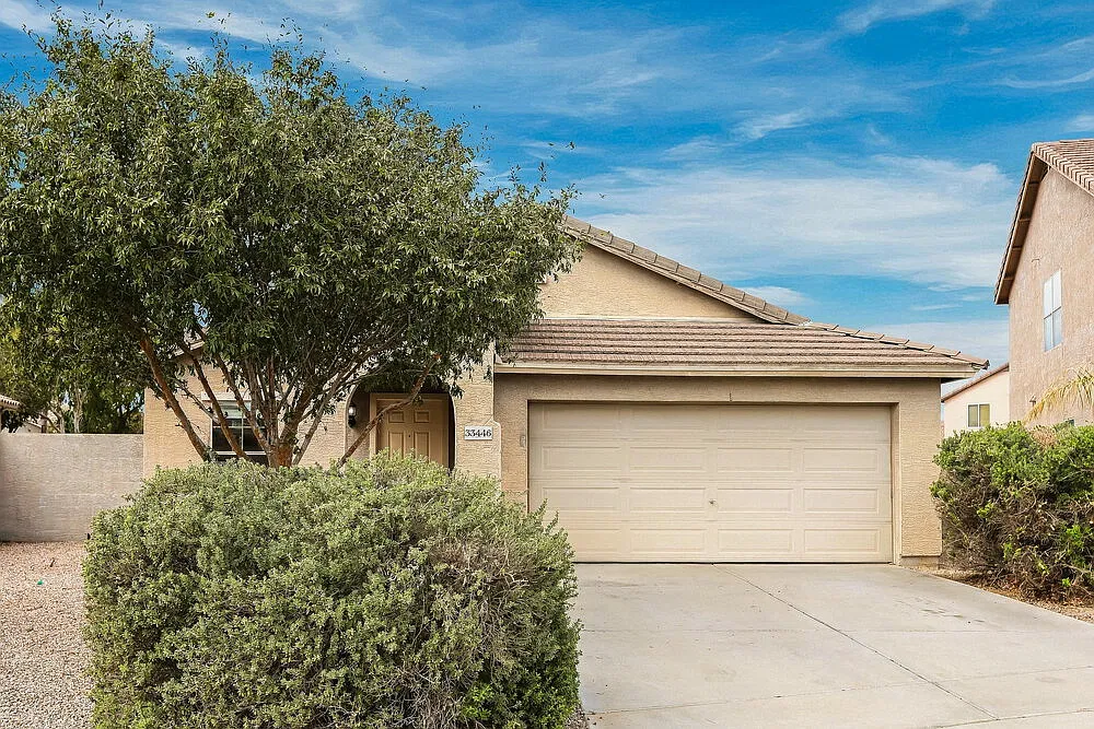 4 bed, 2.0 bath, 1955 sqft, $2,305 — Photo 1