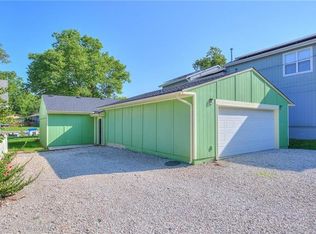 77 T St, Lake Lotawana, MO 64086